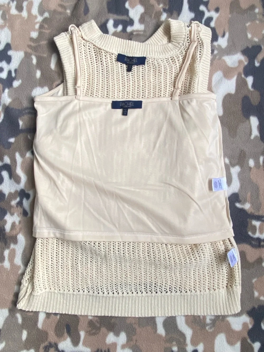 Rachel Roy Ivory Mesh Crochet Sweater Vest Sleeveless Open Knit Crewneck Medium. - Picture 6 of 11